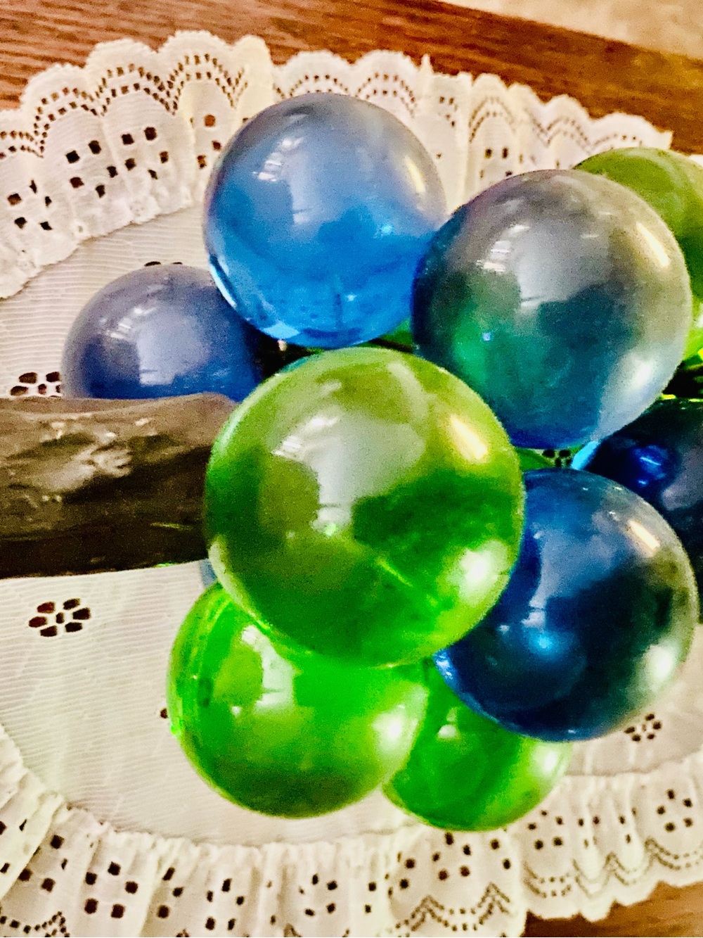 Vintage Large MCM Lucite Grapes, great condition